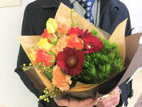 退職祝いで男性が喜ぶ贈り物とマナーを専門家が解説