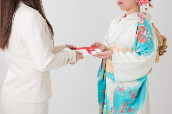 成人祝いには名入れプレゼントがおすすめ｜20歳の記念に残る特別なギフト