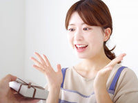 女性に人気の名前入りプレゼントの選び方と、人気アイテムの紹介