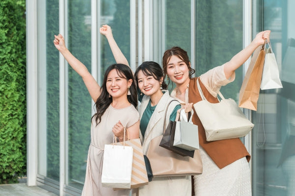 女友達への誕生日プレゼントで失敗しない選び方｜予算相場と人気ギフトを解説