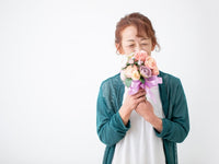 女性へ贈る退職祝いの選び方　年代別に見る喜ばれるギフトのポイント