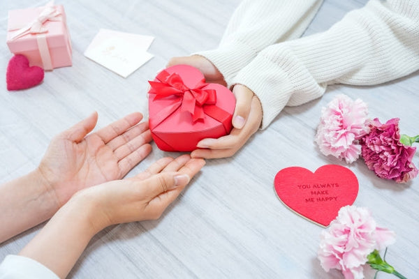 母の日プレゼントは実用的が正解！年代別おすすめギフトと失敗しない選び方